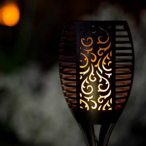 Napelemes lángokat imitáló, leszúrható, vízálló fáklya lámpa